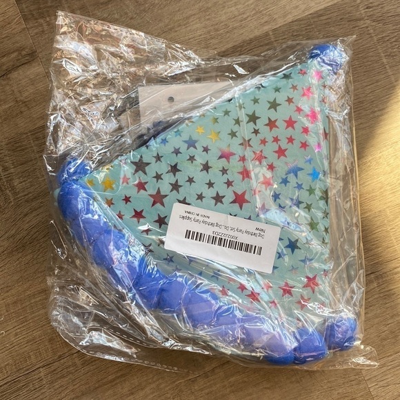 4 for $25 pet birthday decorations (flaw on hat) - Picture 3 of 9